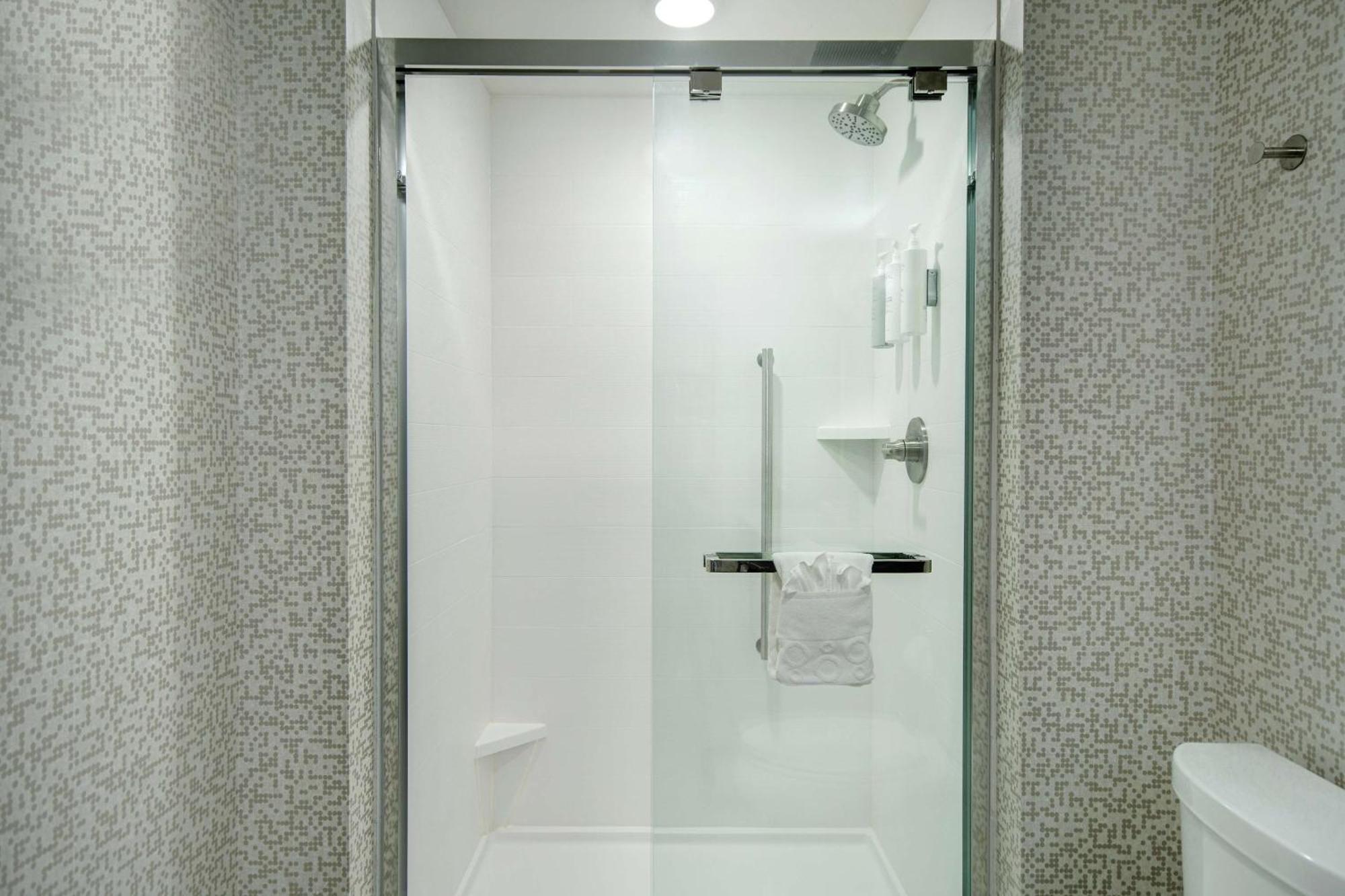 Home2 Suites By Hilton Grand Rapids Airport Kentwood Esterno foto