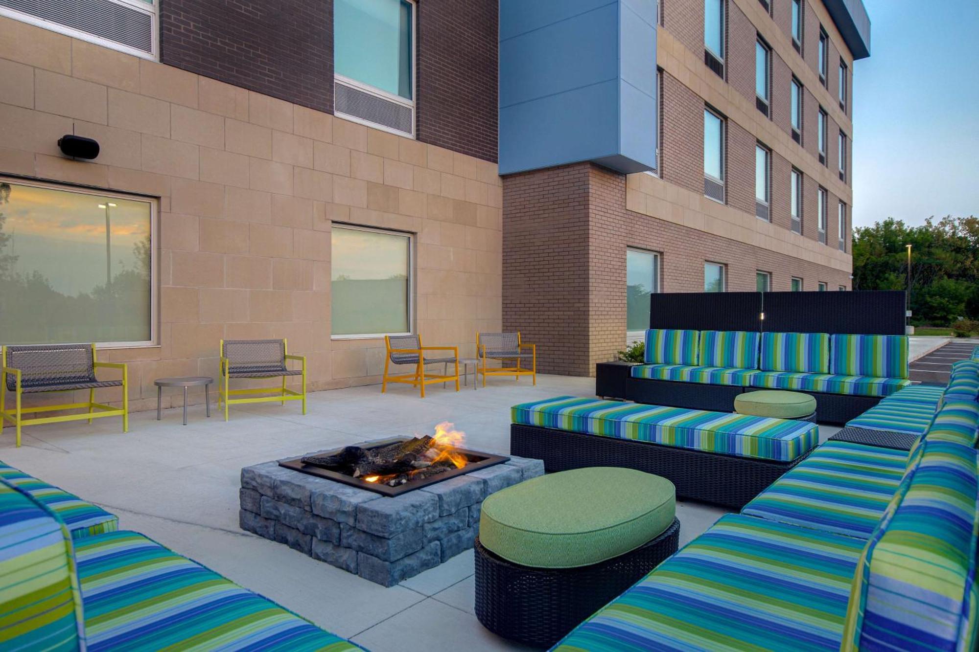 Home2 Suites By Hilton Grand Rapids Airport Kentwood Esterno foto